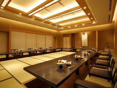 ����@�����