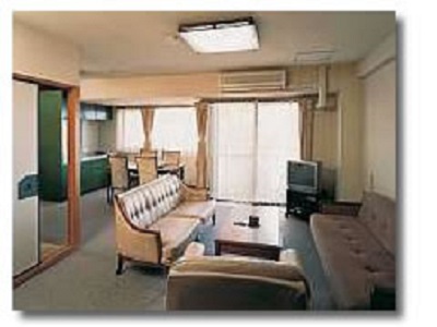 �i����ݕʑ��⁕��R���h�~�j�A����I�B�S�����������z�e��