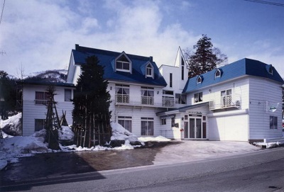 �O���[�v�ݐ؃o�X�ōs���@�X�L�[���X�m�{�c�A�[