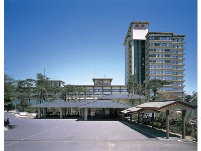 �O���[�v�ݐ؃o�X�ōs���@�X�L�[���X�m�{�c�A�[