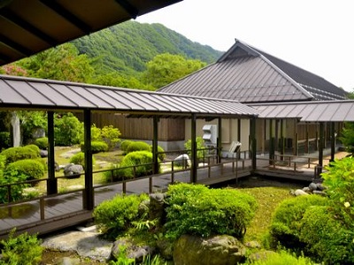 �O���[�v�ݐ؃o�X�ōs���@�X�L�[���X�m�{�c�A�[