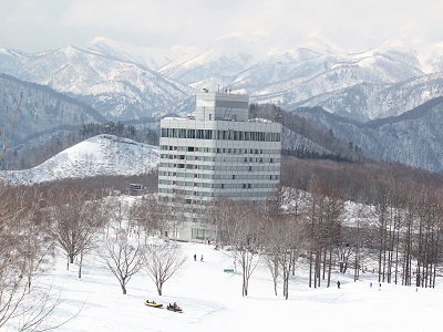 �O���[�v�ݐ؃o�X�ōs���@�X�L�[���X�m�{�c�A�[