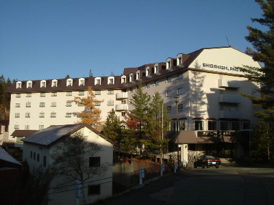 �O���[�v�ݐ؃o�X�ōs���@�X�L�[���X�m�{�c�A�[