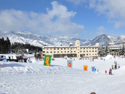 �O���[�v�ݐ؃o�X�ōs���@�X�L�[���X�m�{�c�A�[