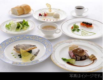 �}���[�����[�W�� �f�B�i�[�N���[�Y