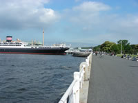 �}���[�����[�W�� �f�B�i�[�N���[�Y